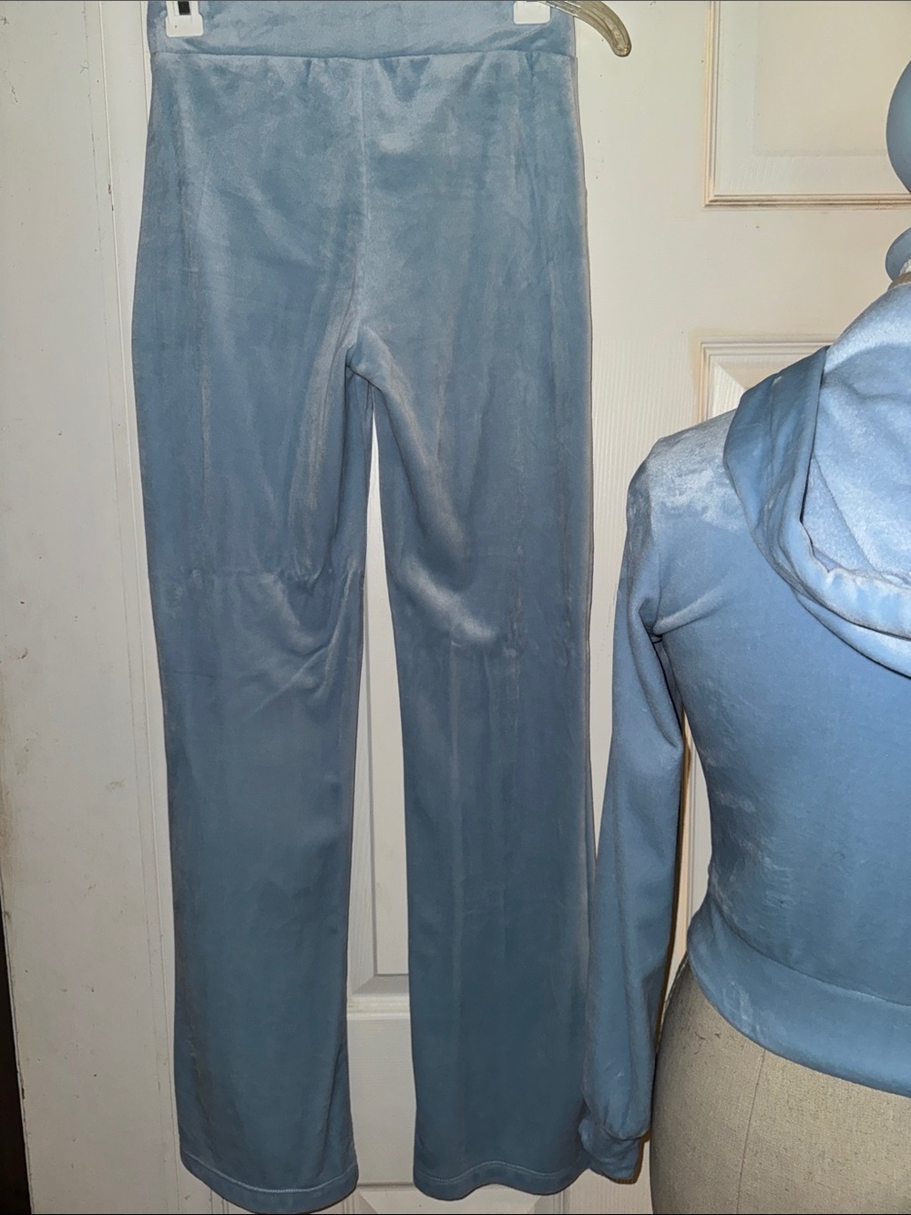 No Boundaries Light Blue Plush Velour Flare Pants & Zip Hoodie Set - Picture 6 of 8